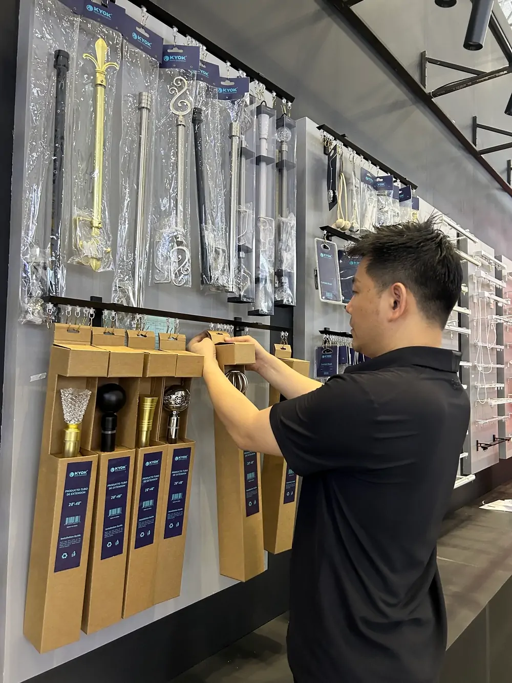 rt-asia-2026-kyok-curtain-rod-display (2)